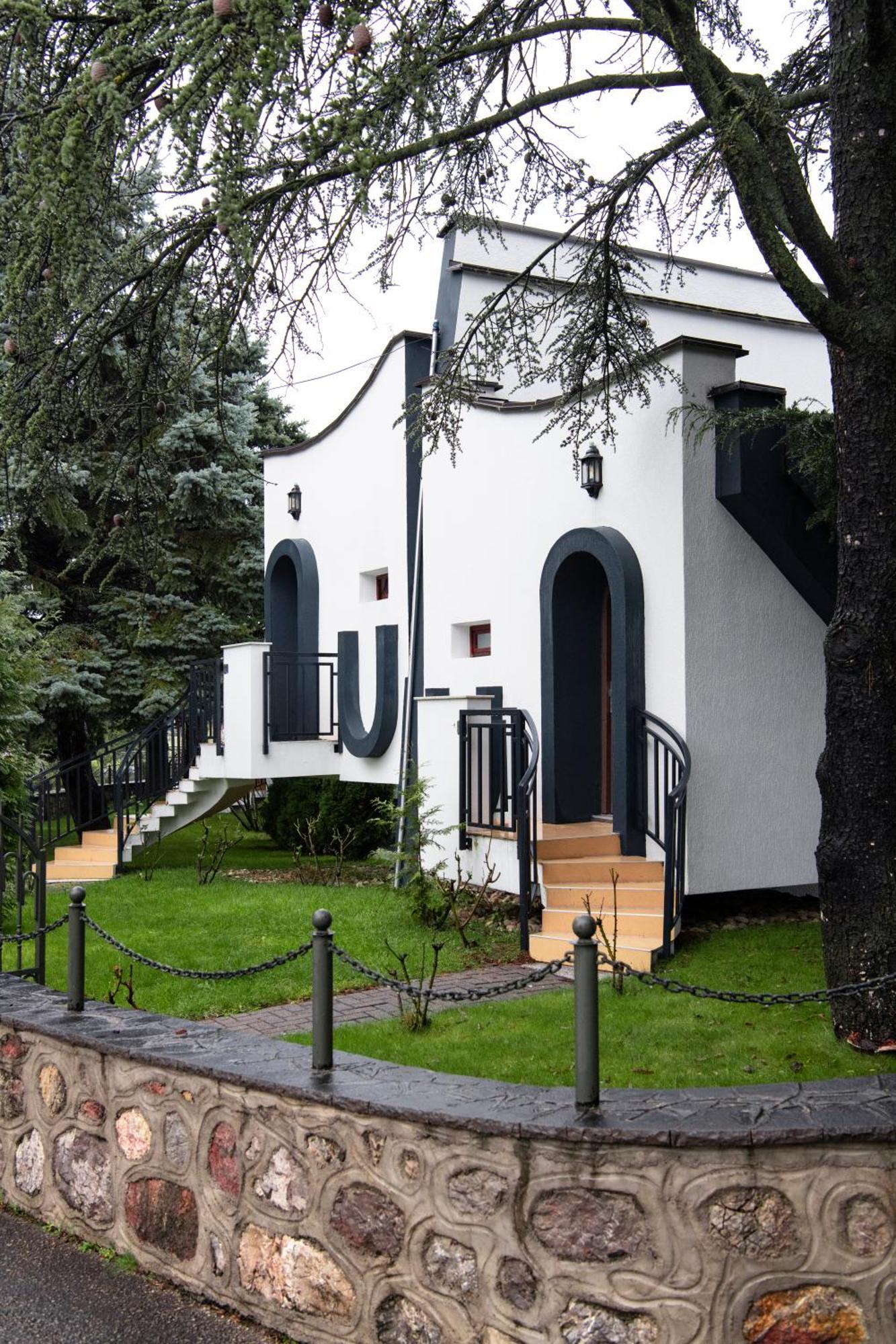 Hotel Trofta Istog Exterior photo